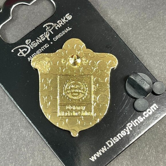 Disney Rapunzel Trading Pin Tangled Princess Shield Lapel Pin Badge Brooch Gift - Picture 3 of 5